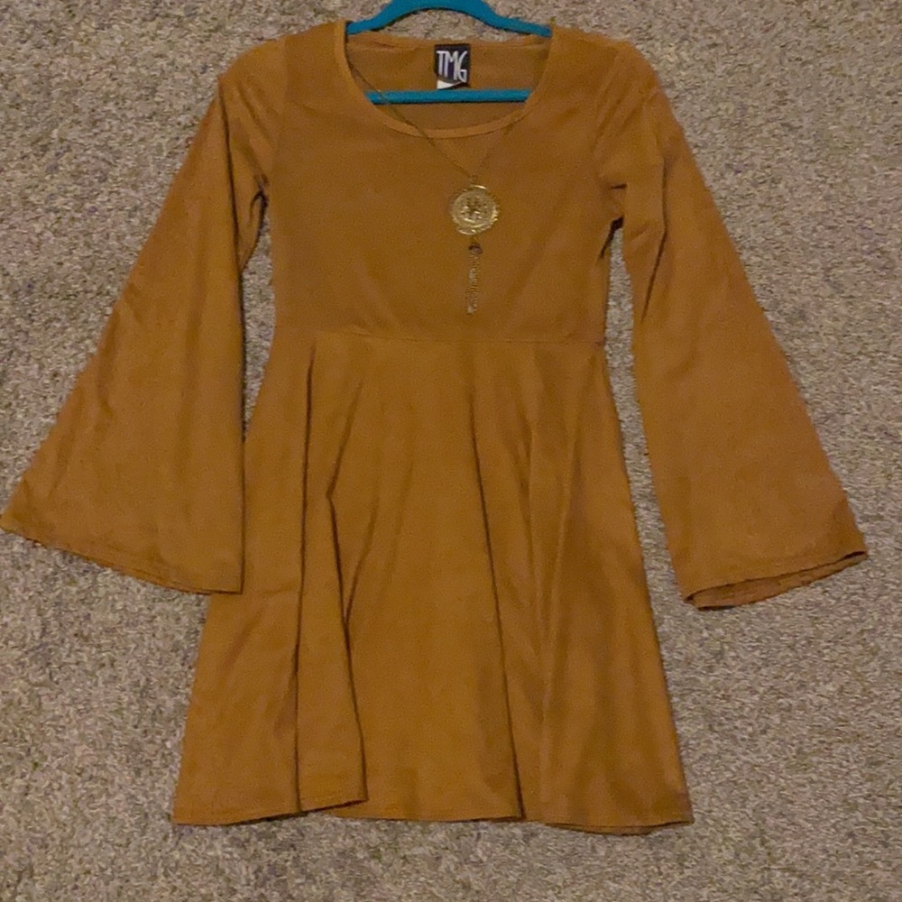 🎈Sale🎈NWOT Brown Fit and Flare Dress With Bell Sleeves